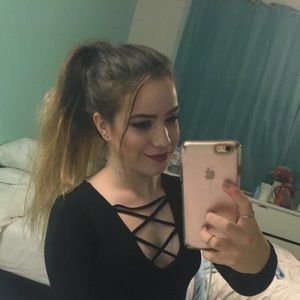 Meet your Posher, Ainsley